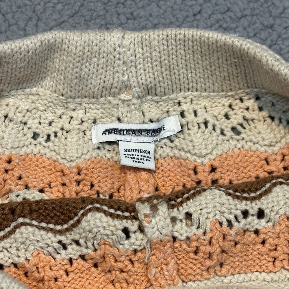 American Eagle Crochet Shorts XS Multi Color Chevron Knit Scalloped Boho Summer - Picture 2 of 6